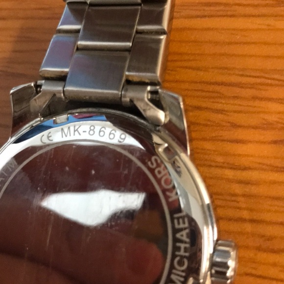 Michael Kors watch - Picture 2 of 3